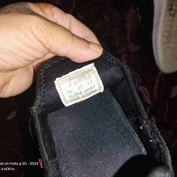 Levi's Black Slip-On Sneakers - Picture 6 of 6